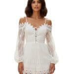 Playsuit-romantic-wit-witte-dames-korte-jumpsuit-festival-details-model-Photoroom