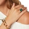 Ring-Precious-Leaf-goud-gouden-ring-groene-blad-decoratie-statementringen-kopen-yehwang-stainless-steel-sieraden-detail model-Photoroom