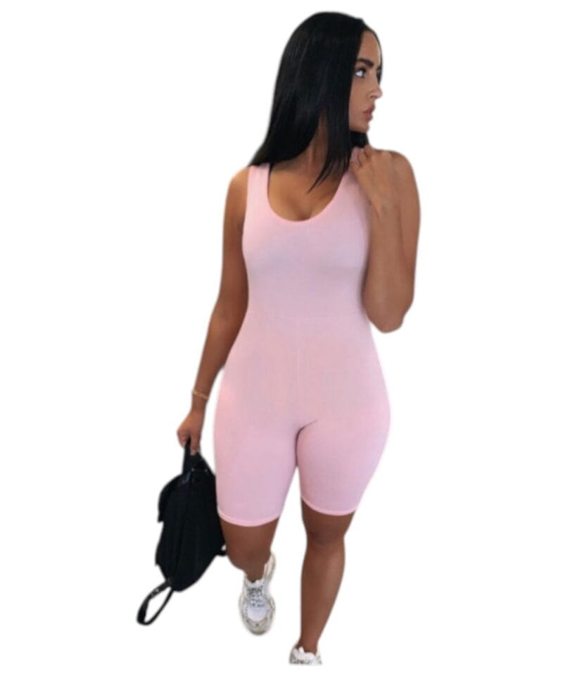 Roze-korte jumpsuit-Biker-Shorts-pink-roze-wielrenbroek-pakje-playsuit-bodysuit-festival-fashion-outfit-kopen-sexy-model--Photoroom