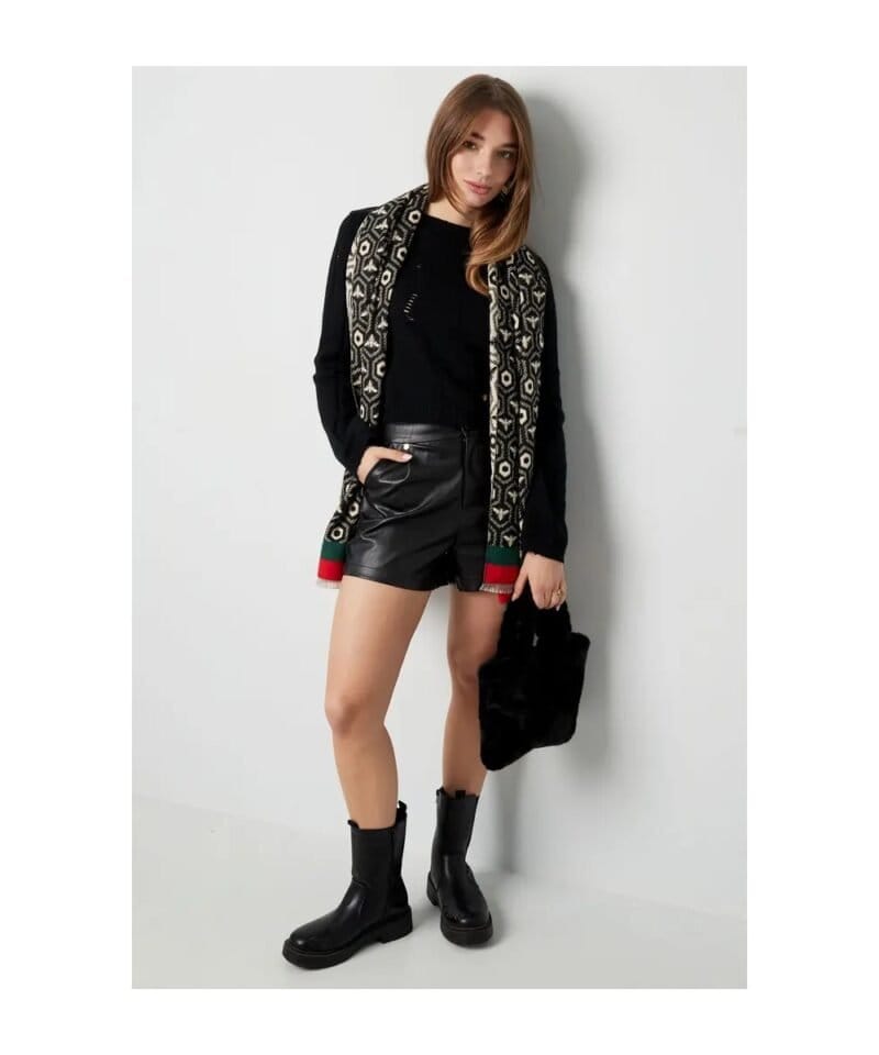 Sjaal Bee Love zwart wit groen rode print sjaal bijen print classy chique wintersjaals kopen bestellen details