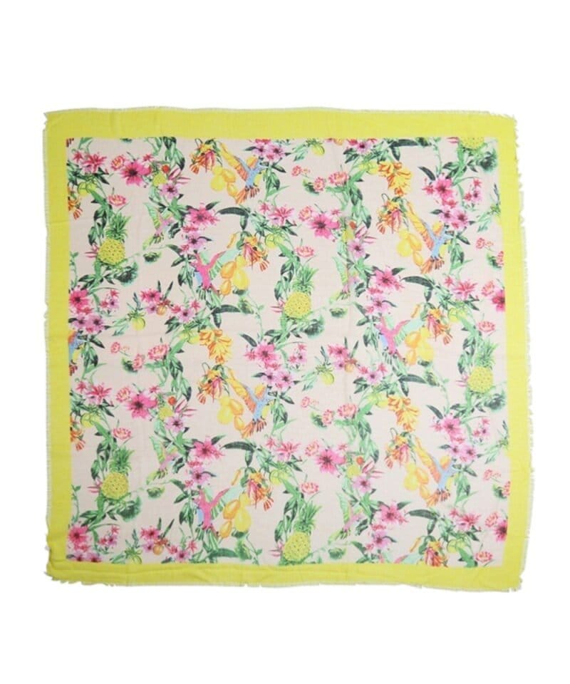 Sjaal-Botanic-paradise-geel-gele-multi-gekleurde-dames-sjaals-met-gekleurde-bloemenprint-vogels-bomen-musthave-fashion-omslagdoeken-shawls-sjaaltjes-vierkante-online-Photoroom