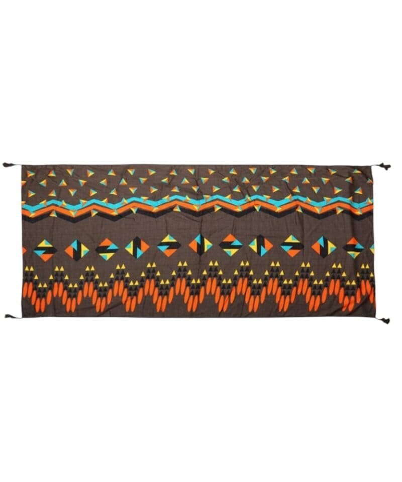 Sjaal-Grapic-Style-bruin-bruine-lange-trendy-staal-grafische-gekleurde-print-kwasjes-dames-shawls-omslagdoeken-kopen-bestellen-yehwang-768x768-1-Photoroom