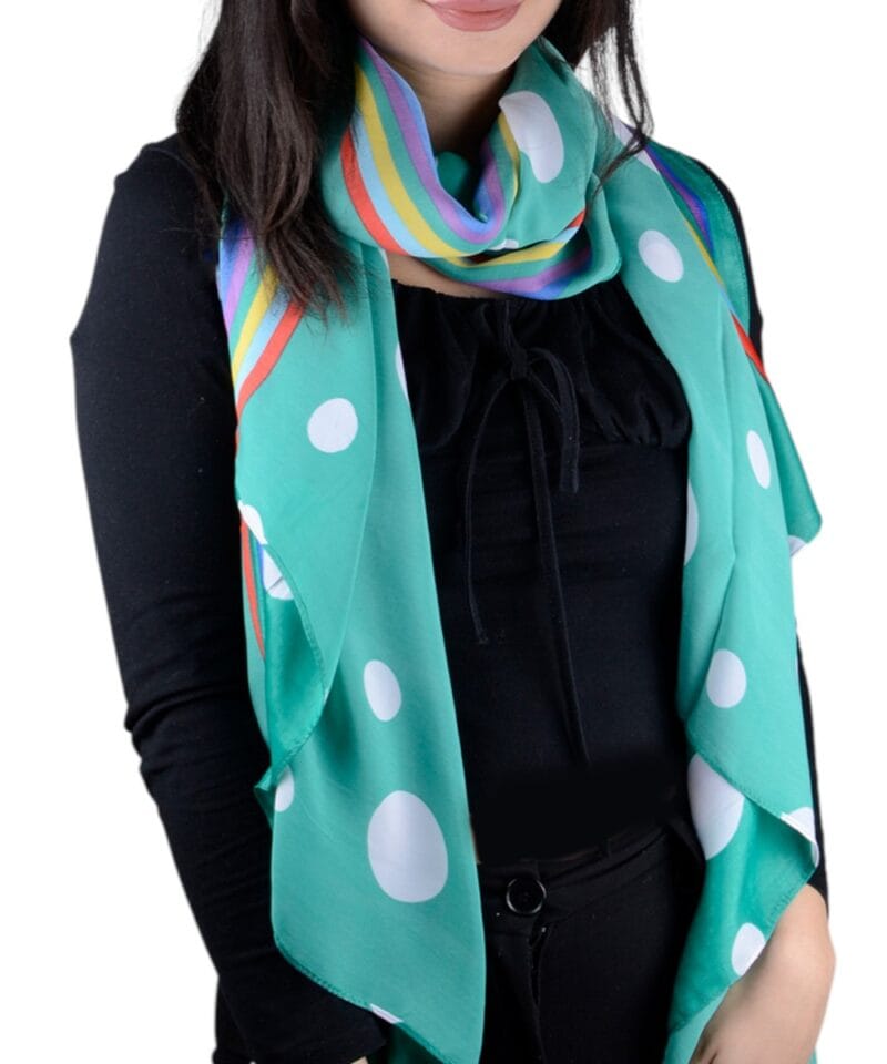 Sjaal-Summer-Bliss-groen-groene-dames-sjaals-viscose-trendy-prints-giuliano-kopen-bestellen-dunne-sjaals model-Photoroom
