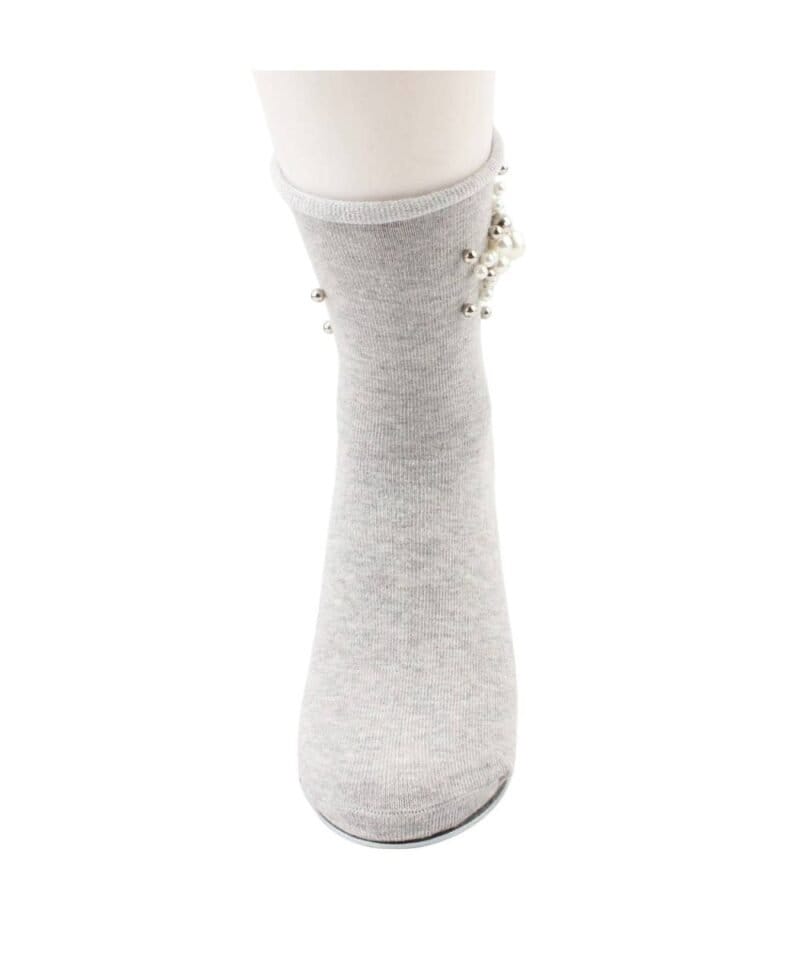 Sokken-Pearl-Flower-grijs-grijze-korte-dames-sokken-met-witte-grijze-parel-bloemen-detail-musthave-fashion-socks-festival-dames-sokken