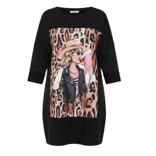 Sweaterdress-Tiger-Girl-zwart-zwarte-lange-trui-half-lange-mouwen-print-bestellen-Photoroom