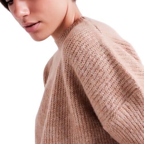 Trui-Winter-Must-taupe-licht-bruin-bruine-dames-truien-met-korte-col-dikke-warme-trendy-fashion-sweaters-detail-Photoroom