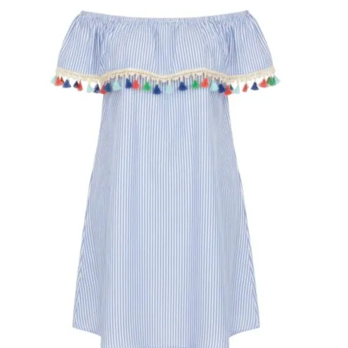 Zomer Jurk Nienke Boho-Jurk-blauw-blauwe-wit-gestreept-open-schouders-off-the-shoulder-gekleurde-kwastjes-musthave-bohemian-dames-fashion-jurken-model-Photoroom