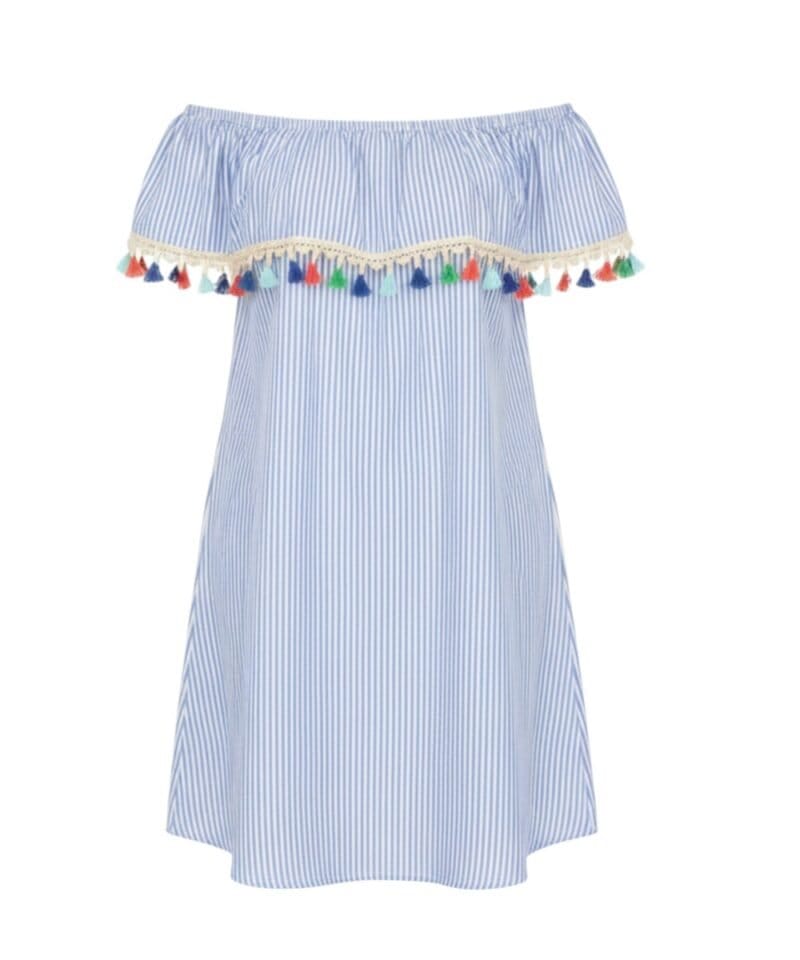 Zomer Jurk Nienke Boho-Jurk-blauw-blauwe-wit-gestreept-open-schouders-off-the-shoulder-gekleurde-kwastjes-musthave-bohemian-dames-fashion-jurken-model-Photoroom