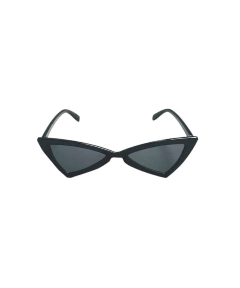 Zonnebril-Mimi-zwarte-zwart-driehoeks-brillen-cat-eye-kopen-Photoroom