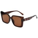Zonnebril-VLTA-camel-bruin-bruine-vierkante-dames-zonnebrillen-vlta-tekst-zijkanten-trendy-festival-brillen-musthaves-kopen-bestellen-yehwang-Photoroom