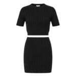 Zwart-Tweedelig-Gebreide-top-met-rok-kabelpatroon-dames-kleding-bestellen-trendy-fashion-musthaves-e1591809754292-Photoroom