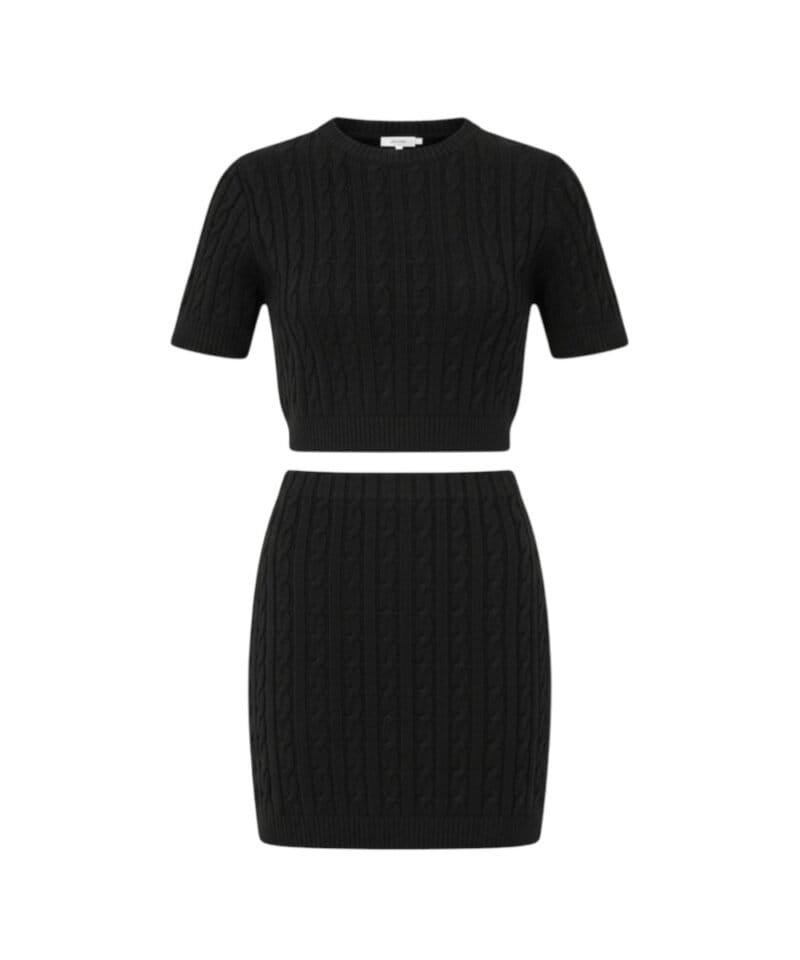 Zwart-Tweedelig-Gebreide-top-met-rok-kabelpatroon-dames-kleding-bestellen-trendy-fashion-musthaves-e1591809754292-Photoroom
