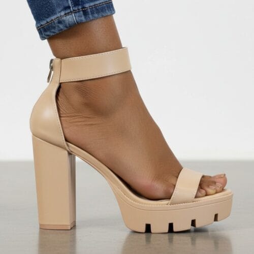 Beige Plateau hakken Jeeini opentoe blokhak-beige-nude-talon-dames-hakken-pump-hak-high-heels-plateauzool-trendy-schoenen-kopen-bestellen-model 1