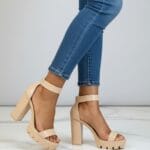 Beige Plateau hakken Jeeini opentoe blokhak-beige-nude-talon-dames-hakken-pump-hak-high-heels-plateauzool-trendy-schoenen-kopen-bestellen-model