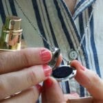 Geurketting-Snake-medaillon-slang-zilver-zilveren-lange-dames-ketting-parfum-bedel-unieke-sieraden-accessoires-kopen-3