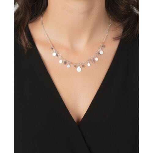 Ketting-Be-Happy-zilver-zilveren-kettingen-rode-steentjes-muntjes-fashion-sieraden-kopen-layers-laagjes model