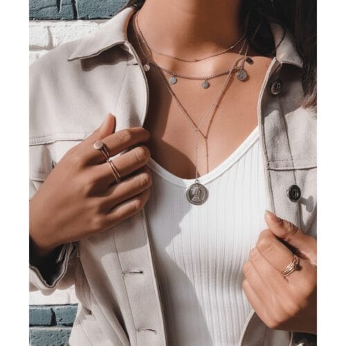 Ketting-La-Reina-Layers-zilver-zilveren-schakel-3-korte-lange-kettingen-fashion-accessoires model