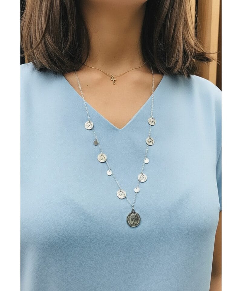 Ketting Many Coins-zilver-zilveren-schakelkettingen-met-muntjes-layerd-necklages-fashion-musthaves-kopen model