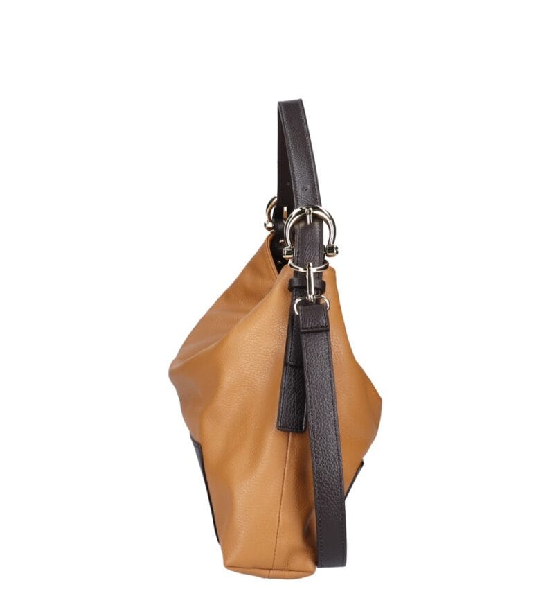Leren Handtas Jasmine cognac leren schoudertas donker bruin bruine hengsels details zachte ruime leren dames tassen italie kopen zijkant