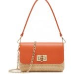 Leren Schoudertas Raffia Love oranje orange leren schoudertas raffia met leer houten draaislot lang gouden kettinghengsel musthave fashion bags tassen kopen