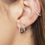 Oorbellen-Setje-Rounds-zilver-zilveren-dames-oorbellen-met-steentjes-rvs-earrings-trendy-bestellen model