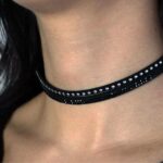 Zwarte-Choker-Studs-hippe-stoere-dames-choker-ketting-kettingen-musthave-accessoires-yehwang model