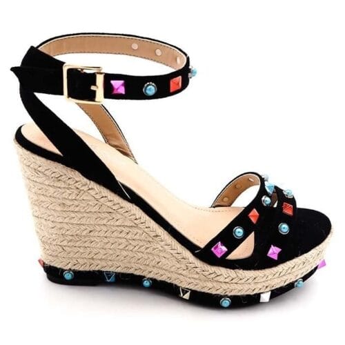 Zwarte Sleehak Studs-zwart-zwarte-sleehakken-wedges-schoenen-dames-gekleurde-studs-gekleurde-stenen-musthave-fashion-shoes-online-e1528643418639