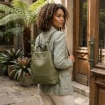 Leren Rugtas Azelia olijfgroen groene dames rugtassen ritsen handtas luxe ruime rugtas kopen bestellen kantoor school model