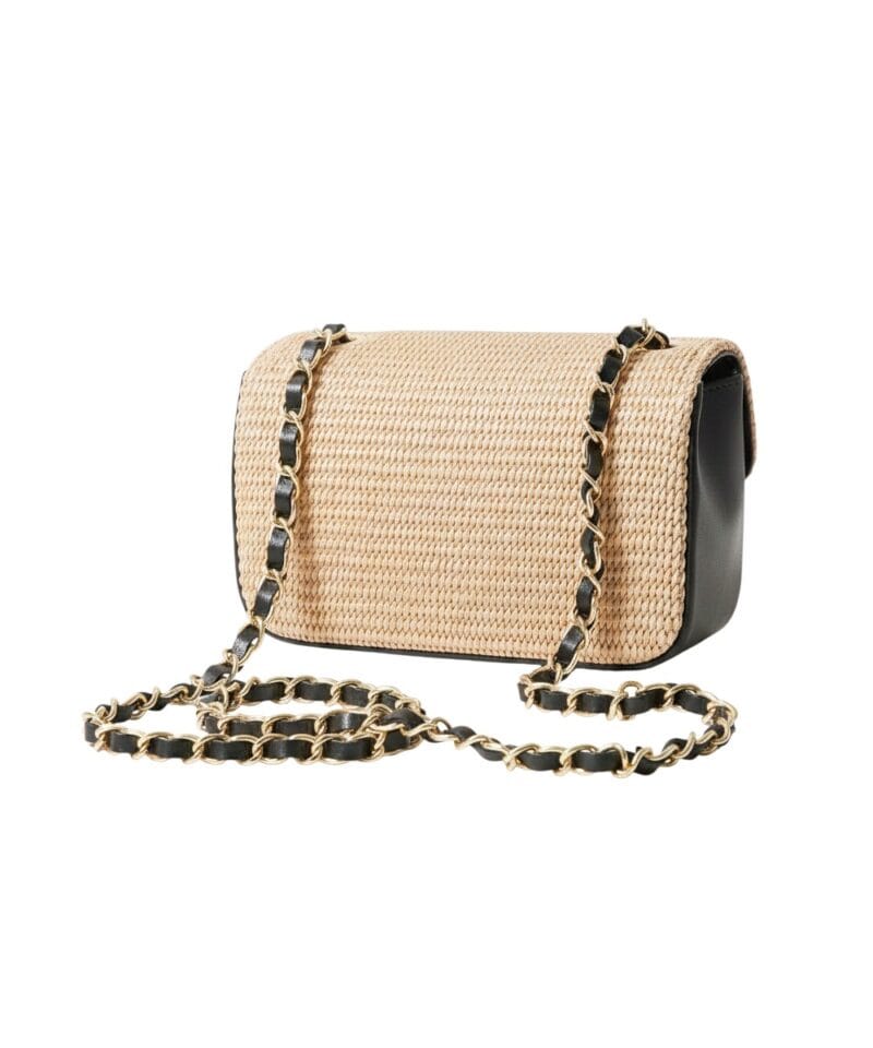 Rattan Leren Schoudertas zwart zwarte leren zijkanten details doorregen gouden kettinghengsel gouden draaislot chique damestassen italie kopen bestellen2