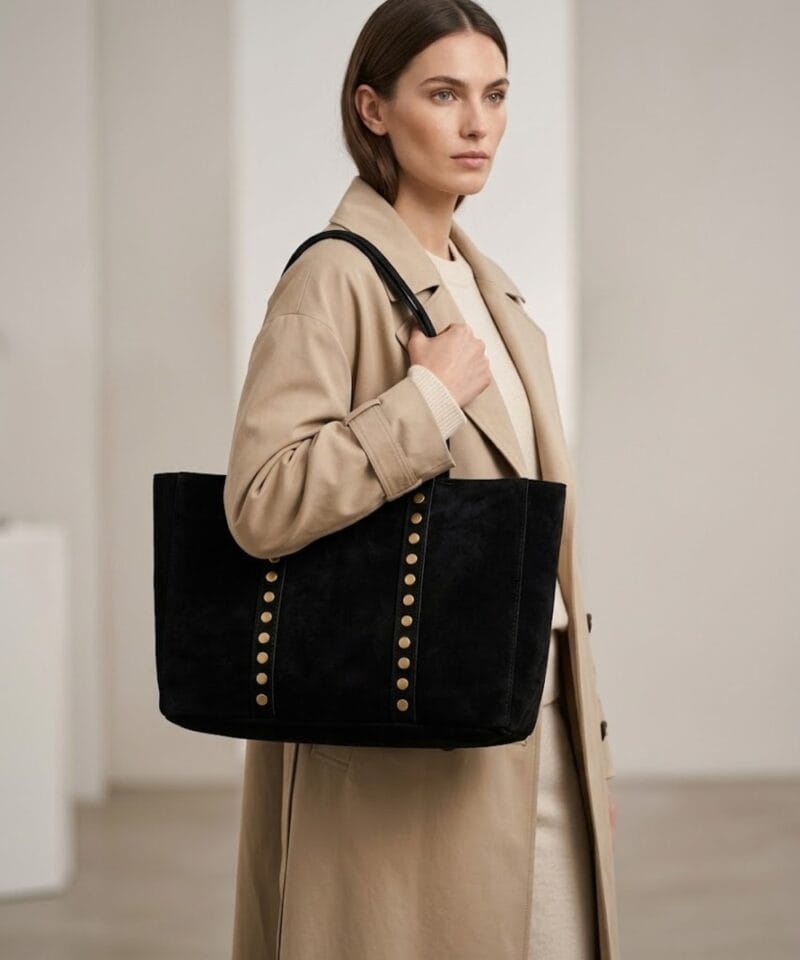Zwarte Suede shopper handtas Zwart koperkleurige studs ruime suede leren handtassen kopen bestellen model