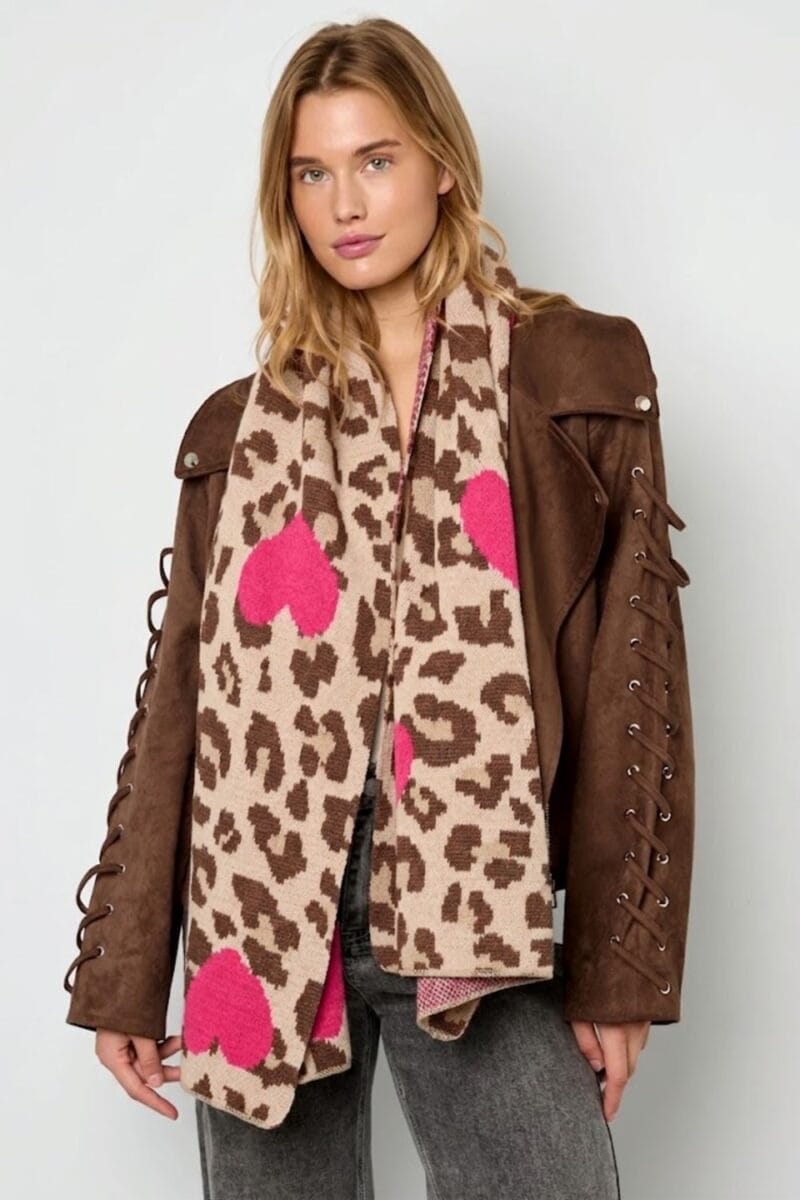 Camel Leopard Sjaal Roze Hartjes camel dierenprint hartjes print wintersjaals dames yehwang kopen bestellen model