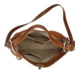 Leren Schoudertas Debbi cognac leer schoudertassen flap gouden draaislot trendy suede dames tassen kopen bestellen open