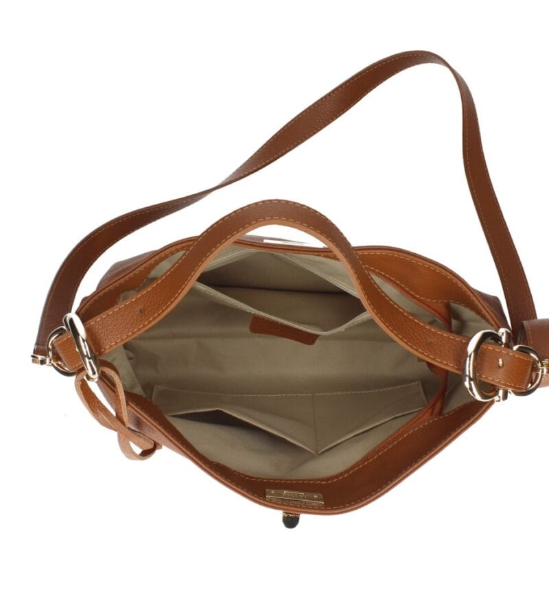 Leren Schoudertas Debbi cognac leer schoudertassen flap gouden draaislot trendy suede dames tassen kopen bestellen open