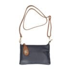Leren Schoudertas Melanie clutch donkerblauw blauwe navy cognac flap schoudertassen gouden draaislot extra lang hengsel kopen bestellen