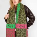 Multikleurige Wintersjaal Leopardprint Love groen legergroen fuchsia sjaals leopard print tweekleurig wintersjaals kopen bestellen yehwang model