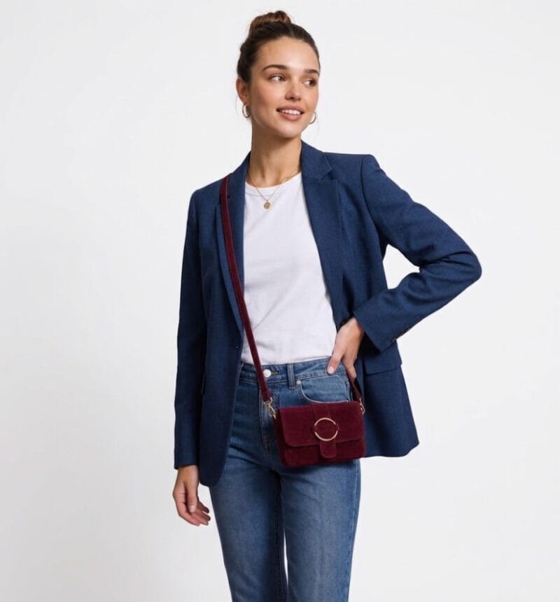 Suede Schoudertas Allison bordeaux schoudertassen tassen gouden ring detail leer kopen bestellen model