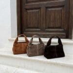 Suede Schoudertas Laila dames schoudertassen leer suede trendy kopen bestellen model