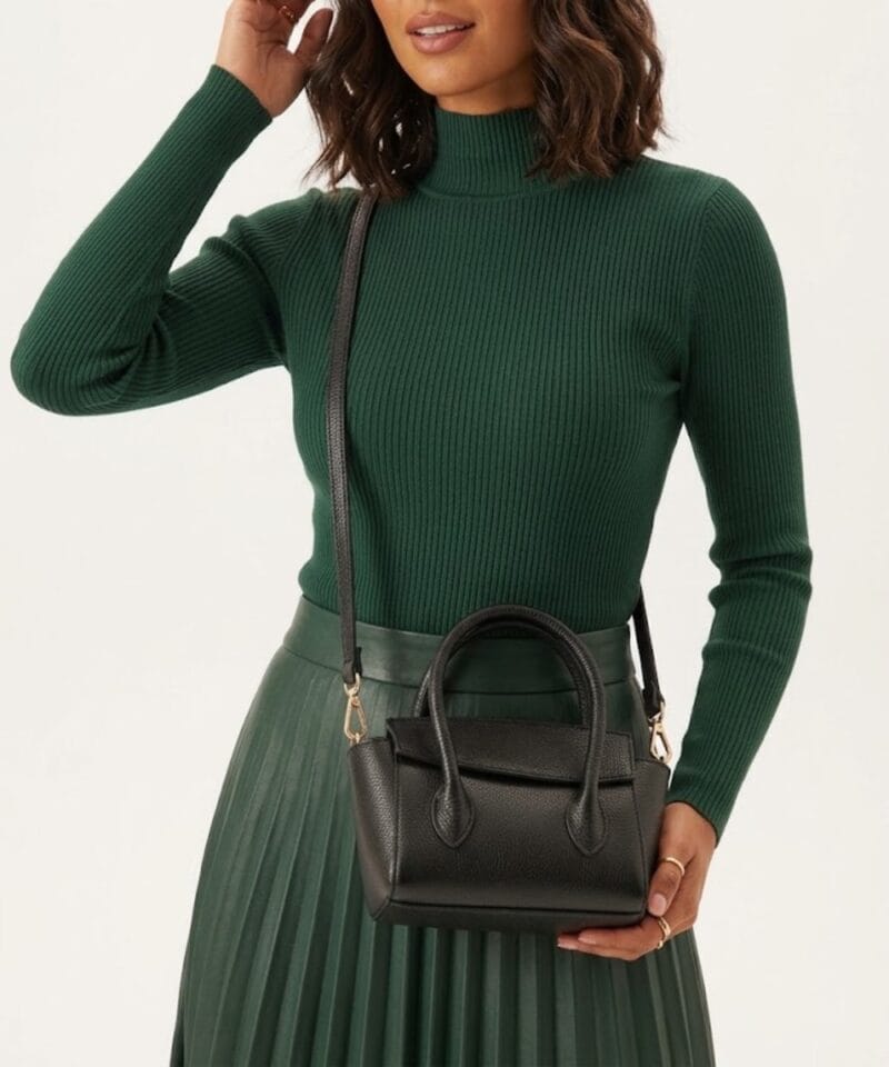 Zwarte Leren Handtas Betsy zwart kleine handtassen flap sluiting extra hengsel stevig leer kopen bestellen model