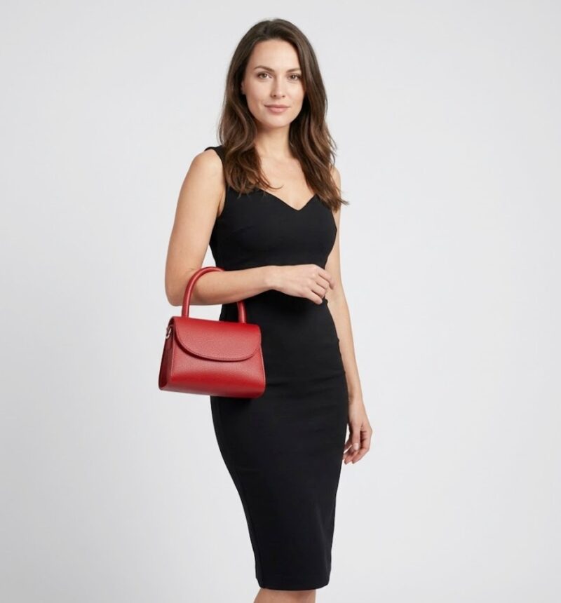 Leren Handtas Mara rood rode kleine leren handtas met flap extra lang hengsel italiaans leren dames tassen kopen bestellen model