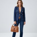 Leren Handtas Nellie donkercognac cognac compacte leren handtas gouden ritsdetail trendy uniek dames tassen italiaans leder kopen bestellen model