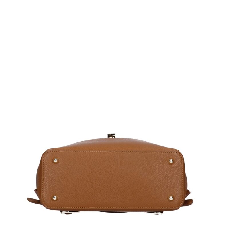 Leren Rugtas Daphne cognac leren rugzak draaislot ruim chic trendy italiaanse tassen kopen onderkant